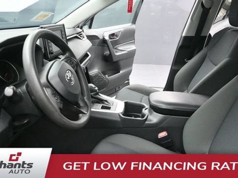 Used 2022 Toyota RAV4 LE w/ Carpet Mat Package (TMS) AWD/4WD image 27
