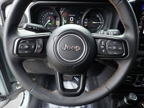 Used 2024 Jeep Wrangler Unlimited w/ Technology Group AWD/4WD image 12