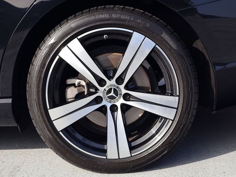 Used 2023 Mercedes-Benz C 300 Sedan image 27