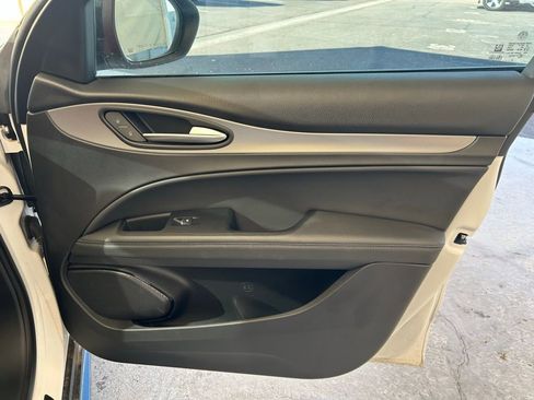 New 2024 Alfa Romeo Stelvio Veloce image 15