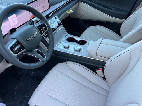 New 2026 Genesis GV80 2.5T Advanced image 11