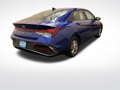 Certified 2026 Hyundai Elantra SE FWD image 5