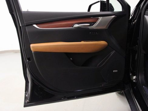 Used 2025 Cadillac XT5 Premium Luxury w/ Technology Package image 18