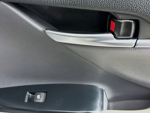 Used 2019 Toyota Camry XLE image 30