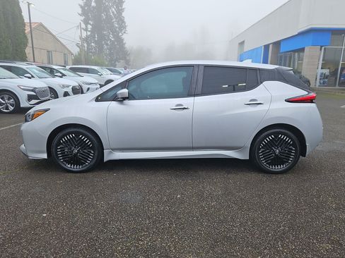 Used 2023 Nissan Leaf SV Plus image 2