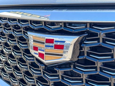Certified 2024 Cadillac XT4 Premium Luxury AWD/4WD image 9