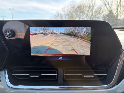 Used 2025 Chevrolet Trax LT image 23