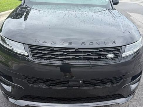 Used 2025 Land Rover Range Rover Sport Dynamic SE AWD/4WD image 9
