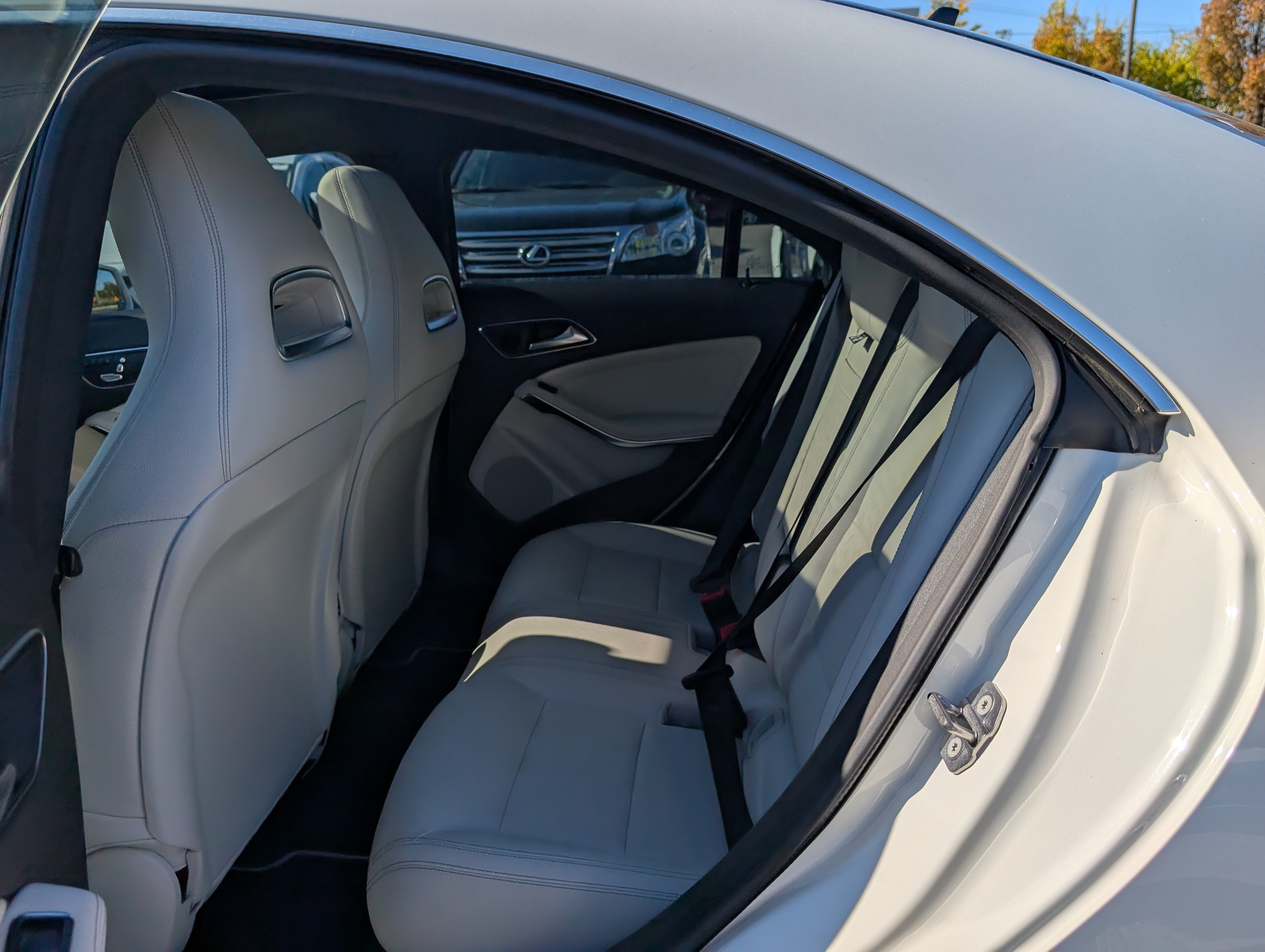 Used 2018 Mercedes-Benz CLA 250 4MATIC image 13