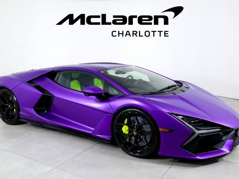 Used 2025 Lamborghini Revuelto AWD/4WD image 2