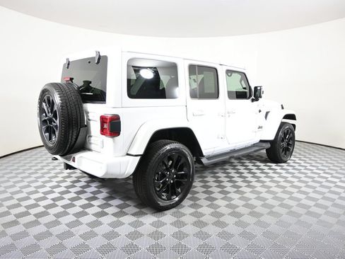 Used 2021 Jeep Wrangler Unlimited Sahara AWD/4WD image 6