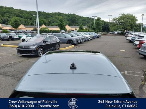 New 2025 Volkswagen GTI SE image 5