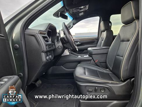 Used 2023 Chevrolet Suburban Premier image 9