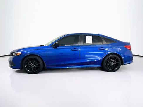 Used 2023 Honda Civic Sport image 4