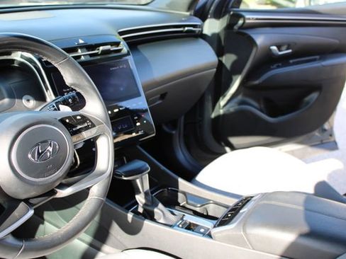 Used 2023 Hyundai Santa Cruz SEL Premium image 16