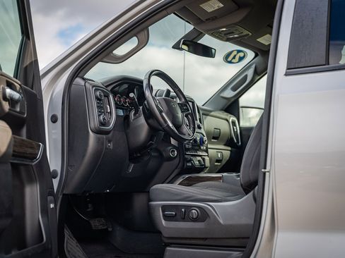 Used 2021 Chevrolet Silverado 1500 LT Trail Boss w/ Convenience Package II image 19