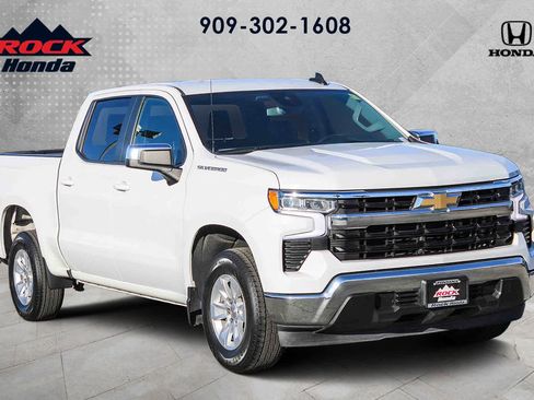 Used 2022 Chevrolet Silverado 1500 LT image 3