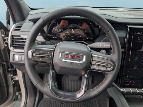 New 2026 GMC Acadia AT4 w/ LPO, Floor Liner Package AWD/4WD image 20