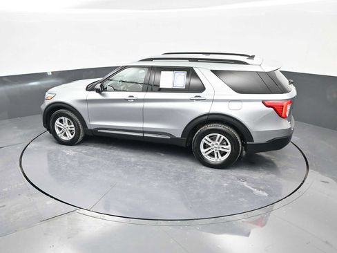 Used 2023 Ford Explorer XLT w/ Equipment Group 202A image 28