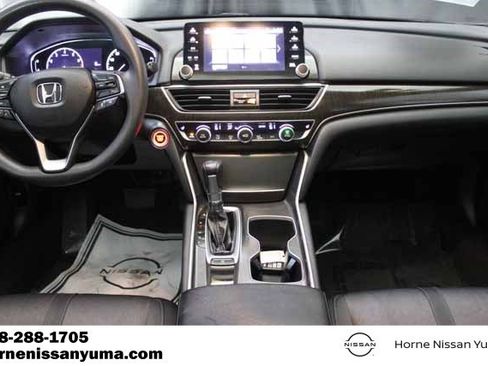 Used 2018 Honda Accord EX image 11