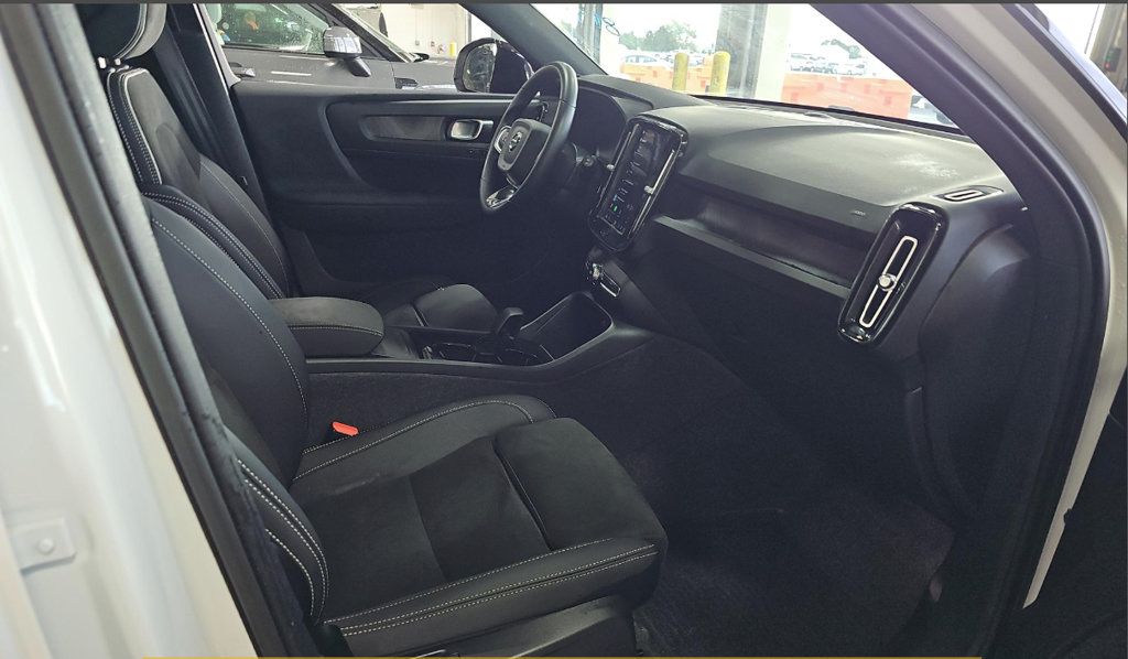 Used 2023 Volvo XC40 Recharge Plus w/ Protection Package Premier AWD/4WD image 12
