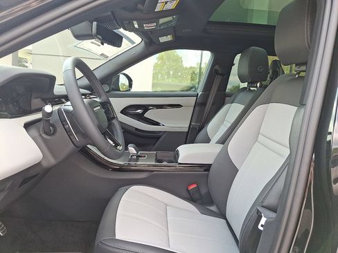 New 2026 Land Rover Range Rover Evoque Hoxton AWD/4WD image 9
