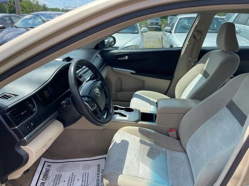 Used 2012 Toyota Camry LE image 11