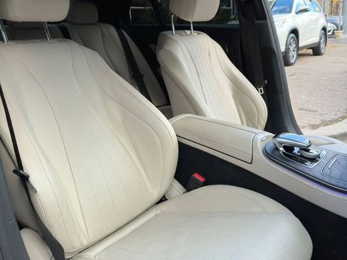 Used 2017 Mercedes-Benz E 300 4MATIC image 8