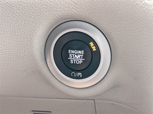 Used 2018 Chrysler Pacifica Touring Plus image 26