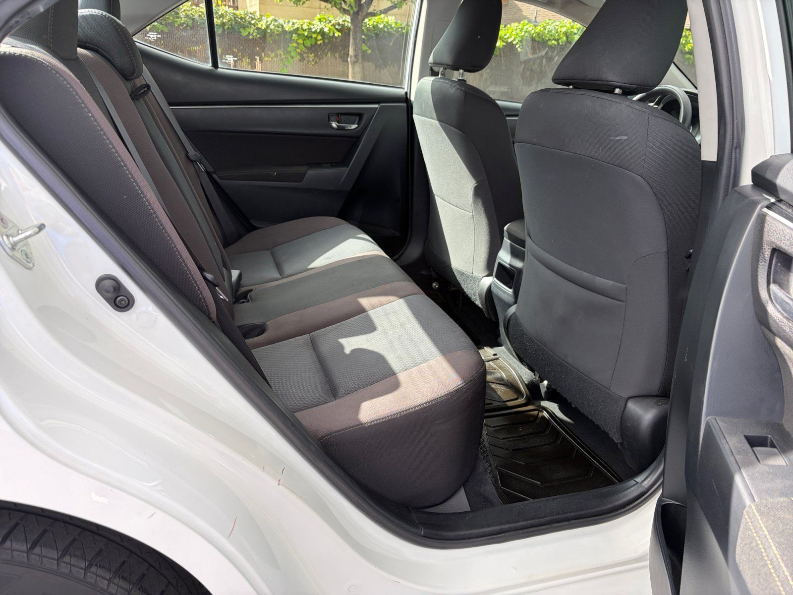 Used 2019 Toyota Corolla LE FWD image 26