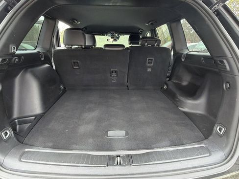 Used 2025 Jeep Grand Cherokee Altitude image 13