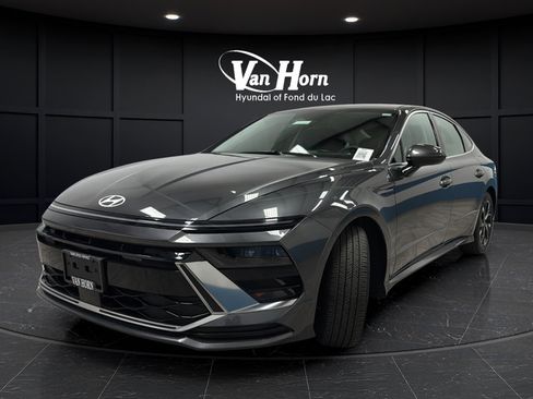 Used 2025 Hyundai Sonata SEL FWD image 3