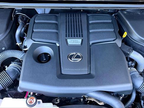 Used 2025 Lexus GX 550 w/ Accessory Package (2T) AWD/4WD image 33