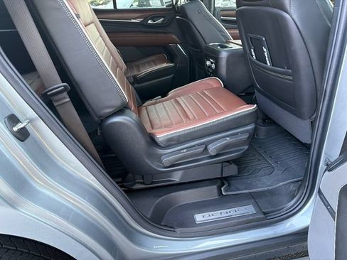 Used 2024 GMC Yukon Denali Ultimate AWD/4WD image 15