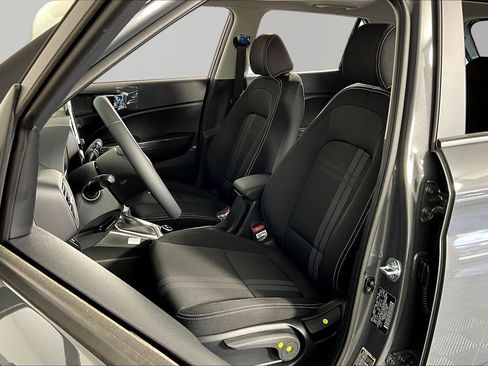 New 2026 Hyundai Venue SEL FWD image 17