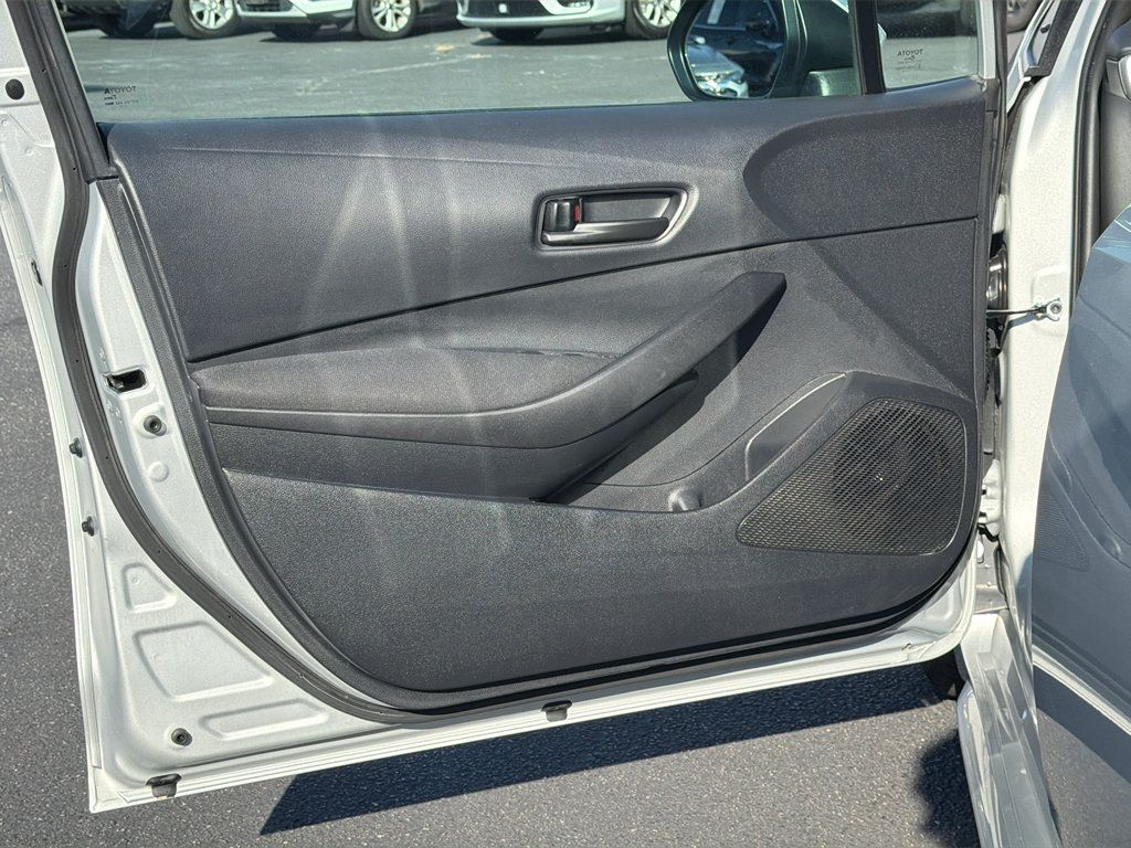 Used 2024 Toyota Corolla LE FWD image 27