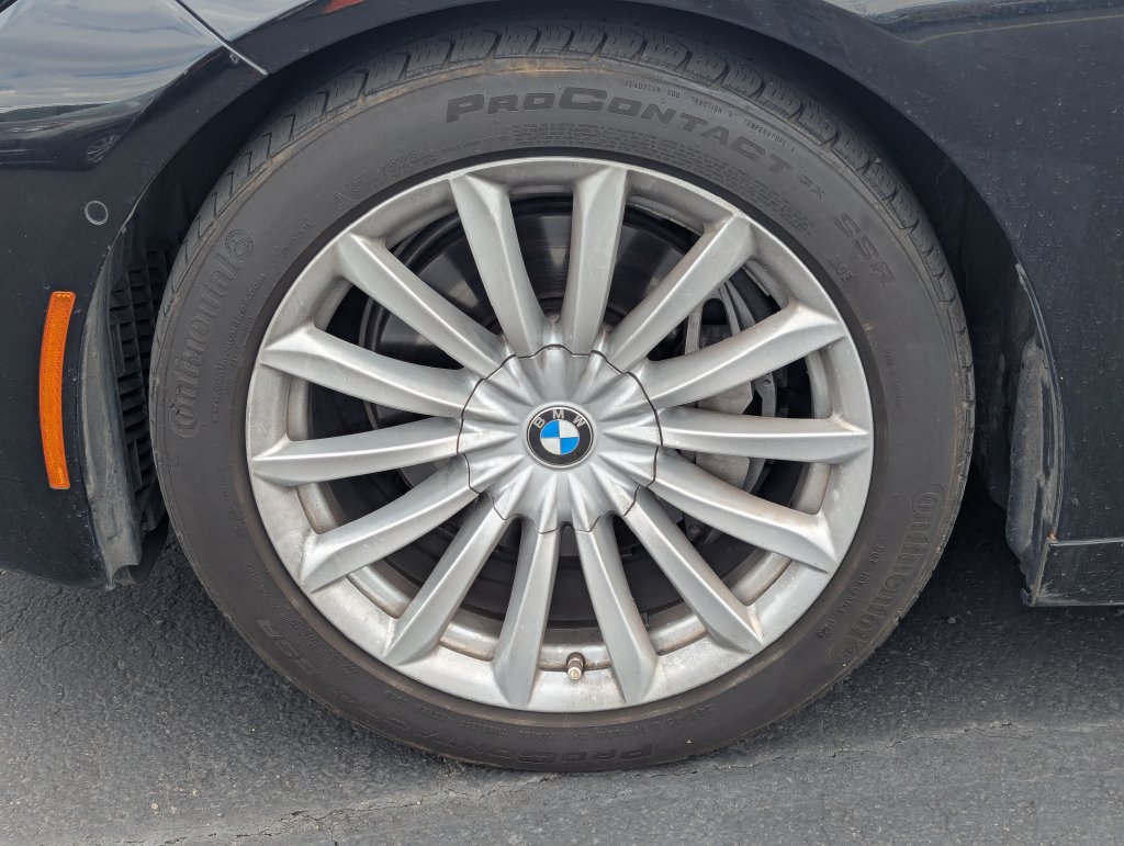 Used 2022 BMW 740i w/ Premium Package RWD image 13