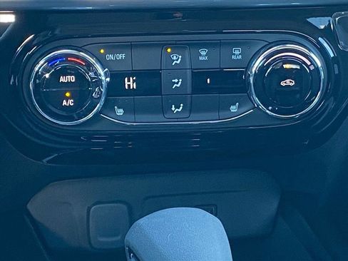 New 2026 Chevrolet Trax LT w/ Sunroof Package image 8