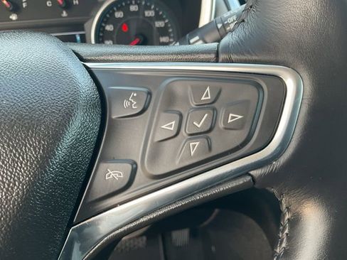 Used 2018 Chevrolet Equinox Premier image 12