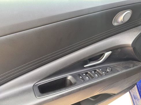 Used 2024 Hyundai Elantra SEL FWD image 21