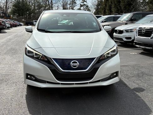 Used 2019 Nissan Leaf SV w/ SV Technology Package image 3