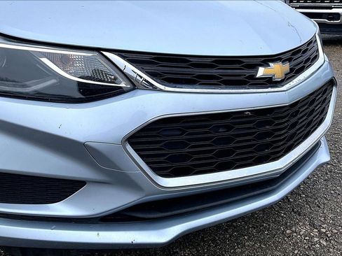 Used 2017 Chevrolet Cruze LT w/ Convenience Package image 28
