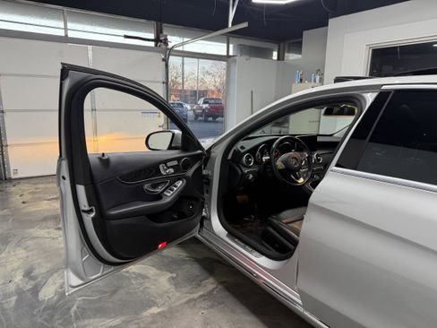 Used 2016 Mercedes-Benz C 300 4MATIC Sedan image 9