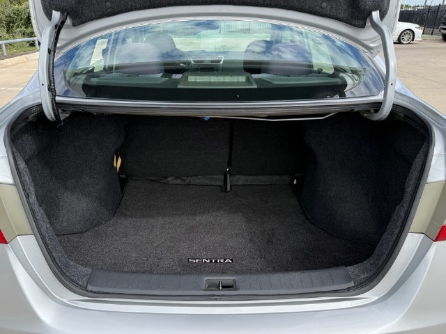 Used 2015 Nissan Sentra SV FWD image 29