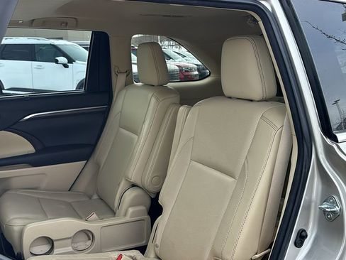 Used 2015 Toyota Highlander Limited image 26