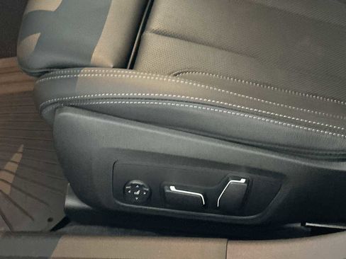 Used 2025 BMW 330i xDrive Sedan w/ M Sport Package image 14