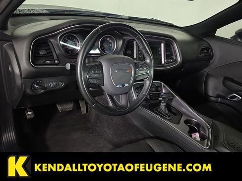 Used 2017 Dodge Challenger SXT RWD image 9