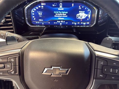 Used 2025 Chevrolet Silverado 1500 LT Trail Boss w/ Convenience Package II AWD/4WD image 19