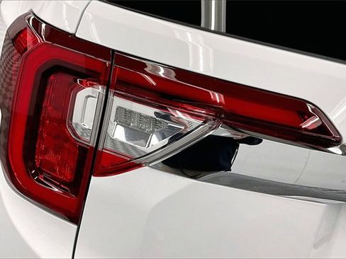 Used 2022 GMC Acadia Denali w/ Trailering Package image 32