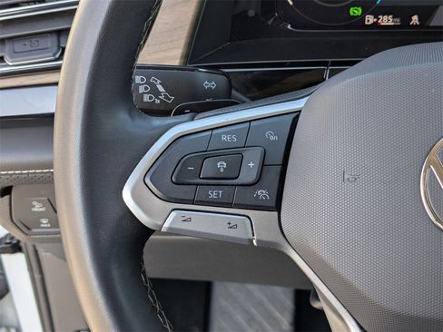 Used 2024 Volkswagen Atlas SE image 19